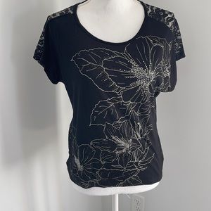 Laced back floral embellished women’s top